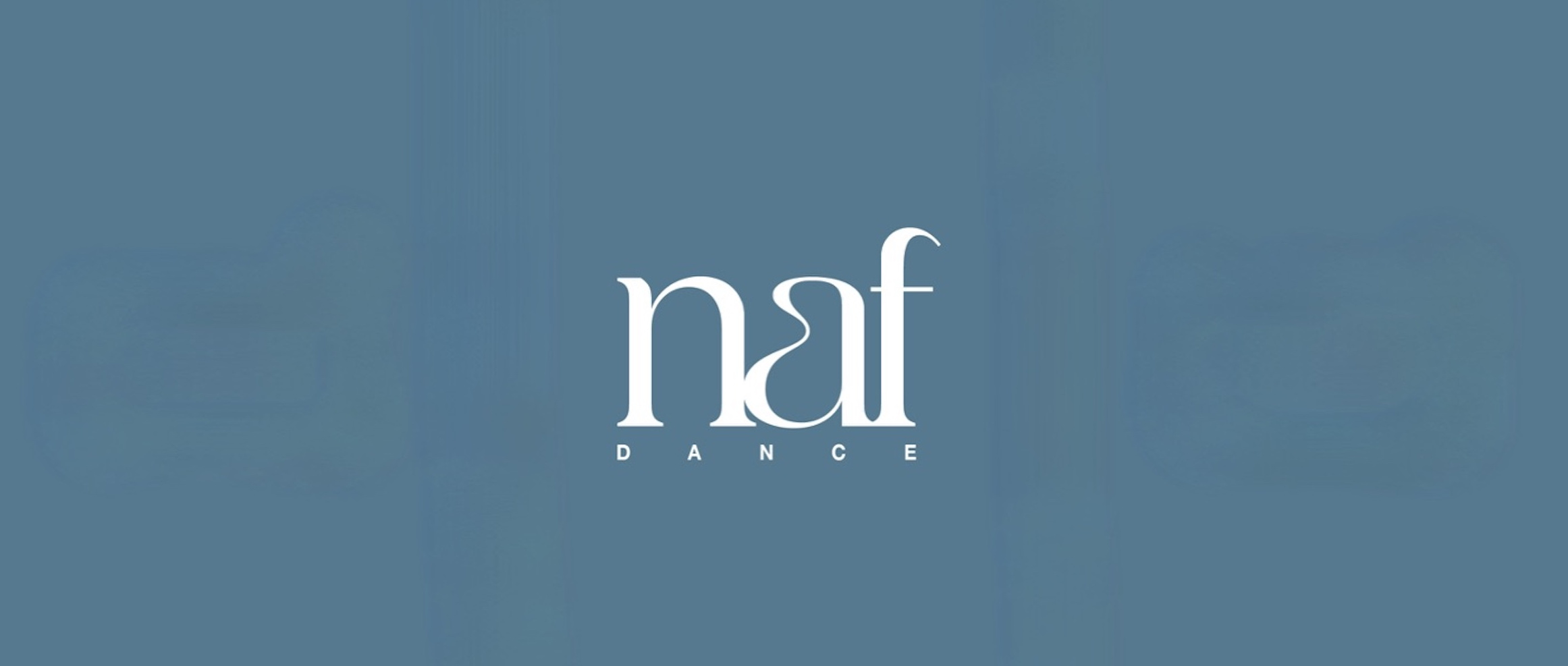 NAF DANCE Logo auf grau-blauem Hintergrund – moderne Wortmarke der Tanzschule Köln-City
