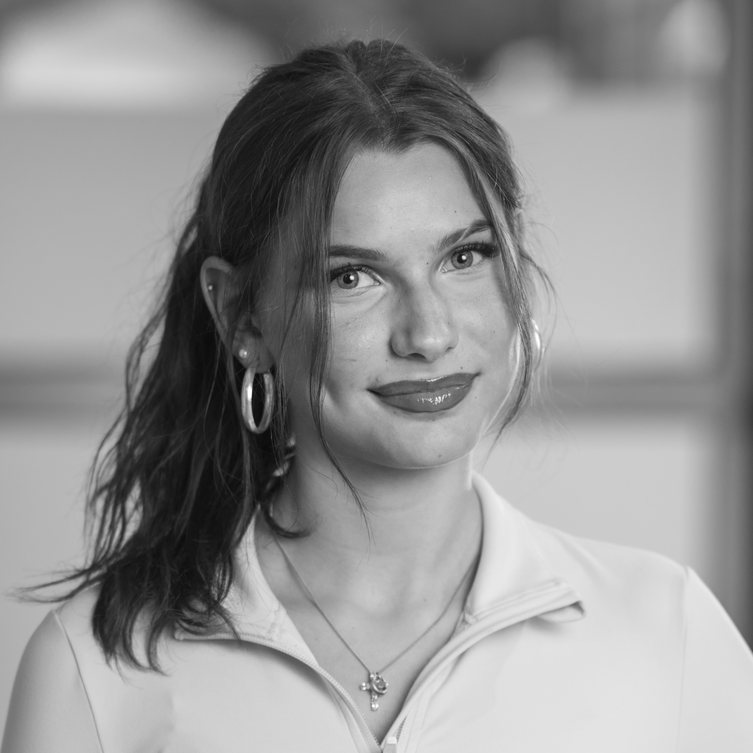 Portrait von Elina Bonin – Büro & Empfang bei NAF DANCE Köln