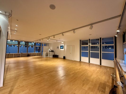 Moderner Tanzraum im Urban Style bei NAF DANCE Köln-City